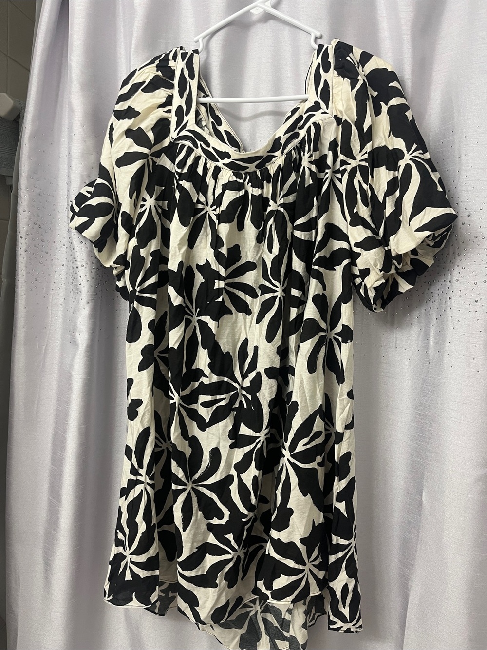 H&M Black and White Floral Puff-Sleeve Tunic